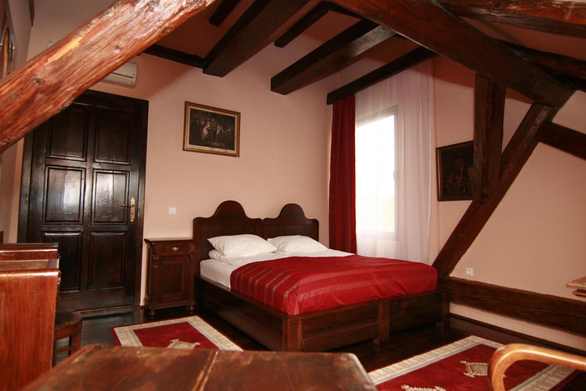Hotel Poesis Satu Mare Exterior photo